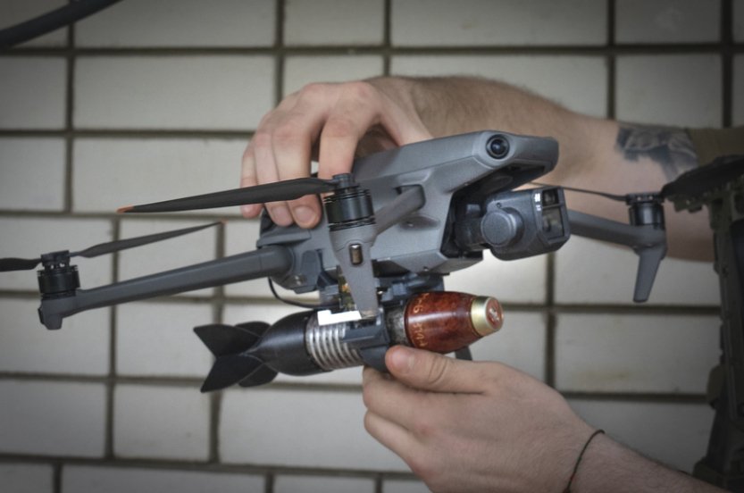 Ruské drony zničily sklad pohonných hmot, ukrajinské sestřelili Rusové