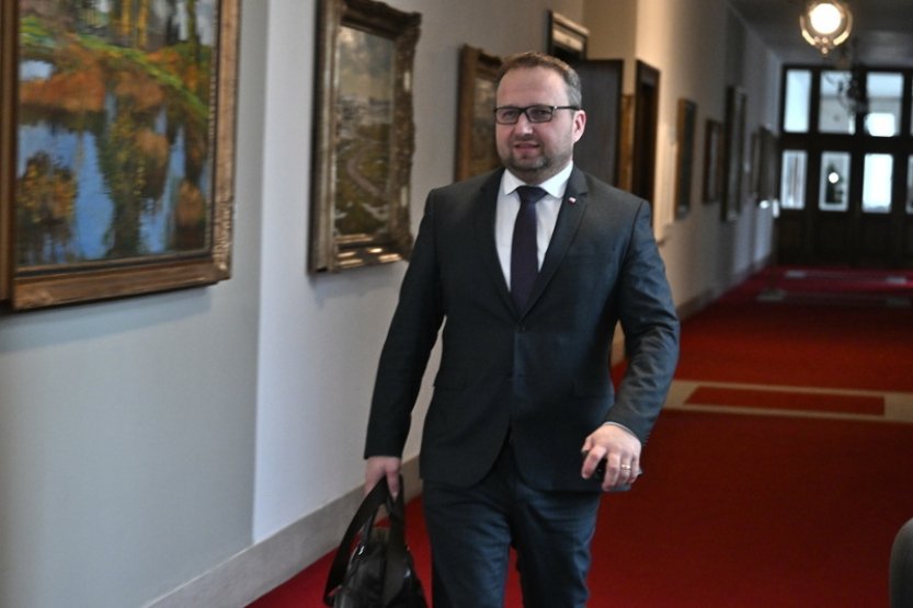 Jurečka: Minimální mzda by podle predikcí mohla v roce 2029 být 27.400 Kč