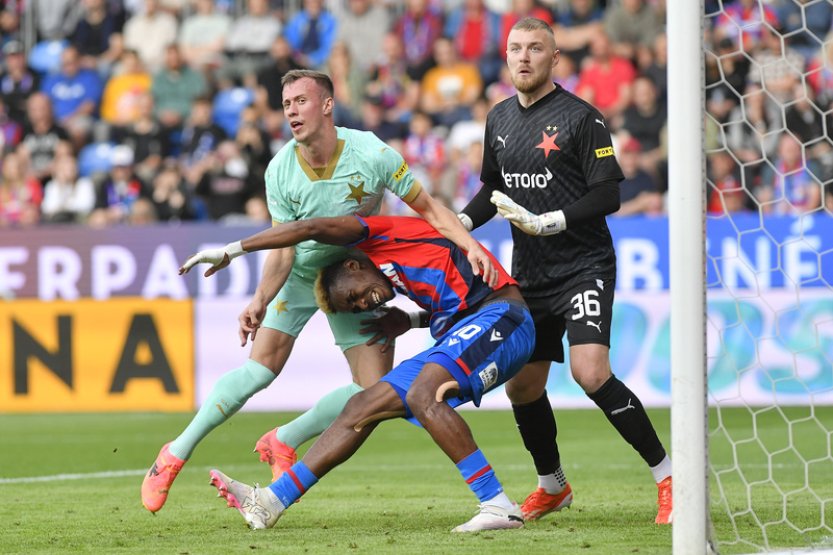 Fotbalisté Slavie prohráli v Plzni a ztrácejí dva body na Spartu