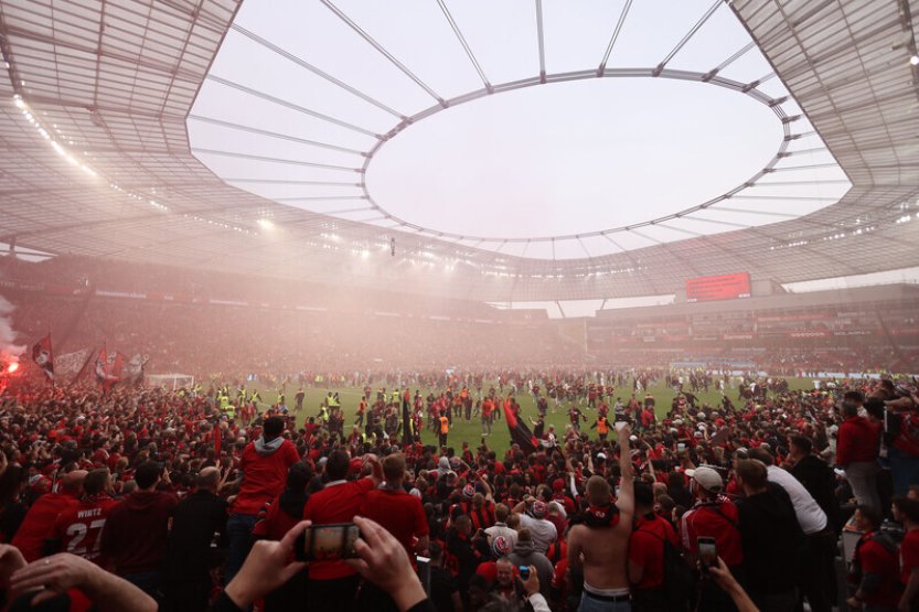 Schick, Kovář a Hložek slaví s Leverkusenem bundesligový titul