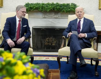 Fiala: Agresivní velmoci sledují, jak dopadne ruská invaze na Ukrajině