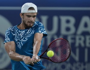 Macháč postoupil do 2. kola v Barceloně, Vondroušová ve Stuttgartu