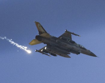 Telegraph: Jako Top Gun proti Star Wars, líčí pilot obranu proti útoku Íránu