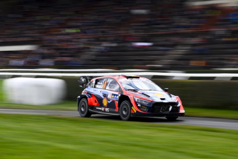 Neuville bude v Chorvatské rallye hájit vedení v MS, vítězství obhajuje Evans