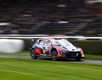 Neuville bude v Chorvatské rallye hájit vedení v MS, vítězství obhajuje Evans