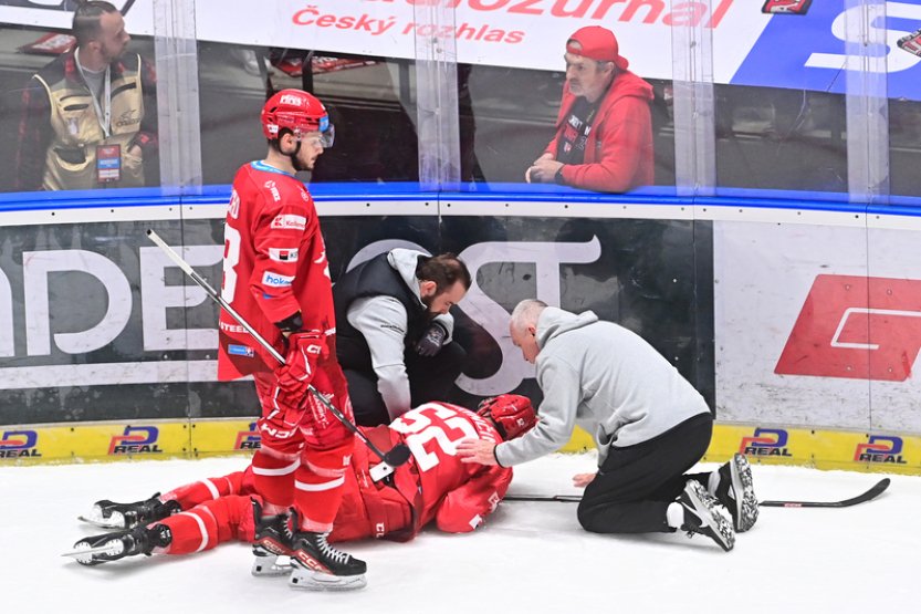 Hokejisté Třince přišli pro zbytek finále o zraněného obránce Marinčina
