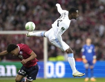 Fotbalisté Aston Villy uspěli v Konferenční lize v Lille až v rozstřelu