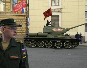 Ruské regiony začínají rušit přehlídky k 9. květnu, upozornil server