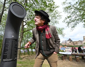 Poesiomat se stal novou atrakcí Lipnice nad Sázavou