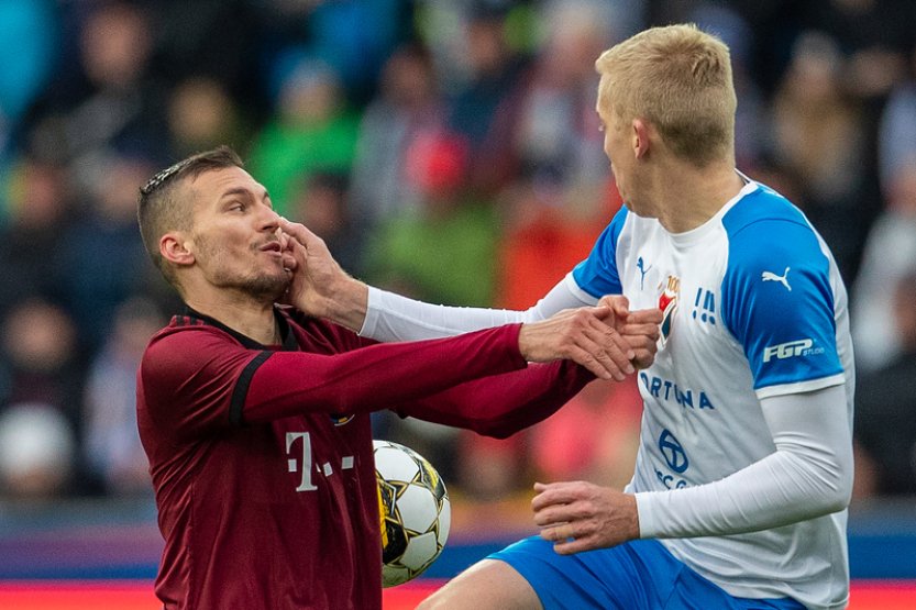 Vedoucí Sparta hostí ve fotbalové lize Ostravu, Slavia hraje s Olomoucí