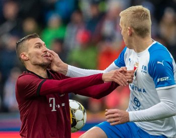 Vedoucí Sparta hostí ve fotbalové lize Ostravu, Slavia hraje s Olomoucí