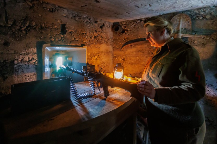 Členové klubu vojenské historie zpřístupnili lidem tři bunkry v Chotěbuzi