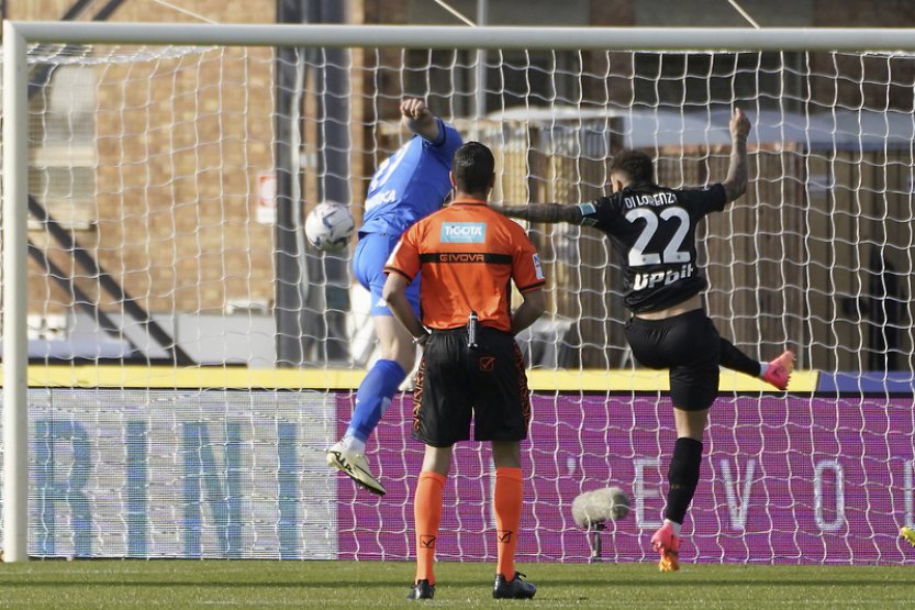 Neapol prohrála v Empoli 0:1 a pohárové příčky se jí vzdalují