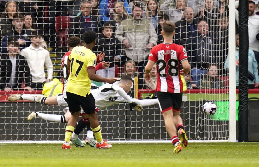 Fotbalisté Burnley porazili Sheffield 4:1, Luton podlehl Brentfordu 1:5