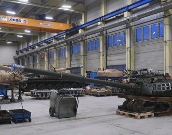 Bloomberg: Díky vyzbrojování Ukrajiny se z opraváře tanků ze SSSR stal miliardář