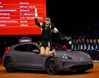 Rybakinová vyhrála turnaj ve Stuttgartu, Struff má ve 33 letech první titul