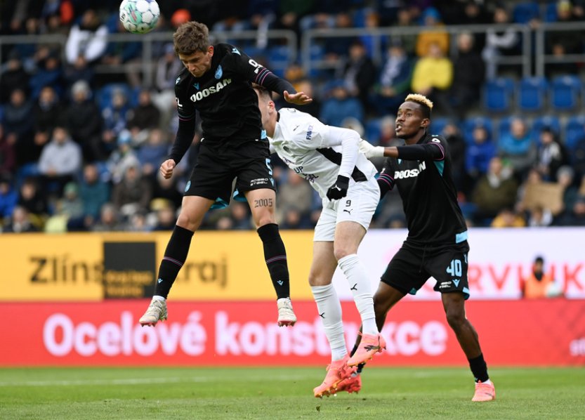 Fotbalisté Plzně po vyřazení z Konferenční ligy remizovali na Slovácku 1:1