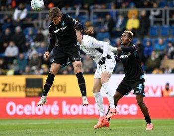 Fotbalisté Plzně po vyřazení z Konferenční ligy remizovali na Slovácku 1:1