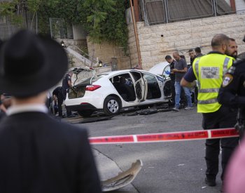 Útočníci najeli autem do skupiny lidí v Jeruzalémě, tři zranili