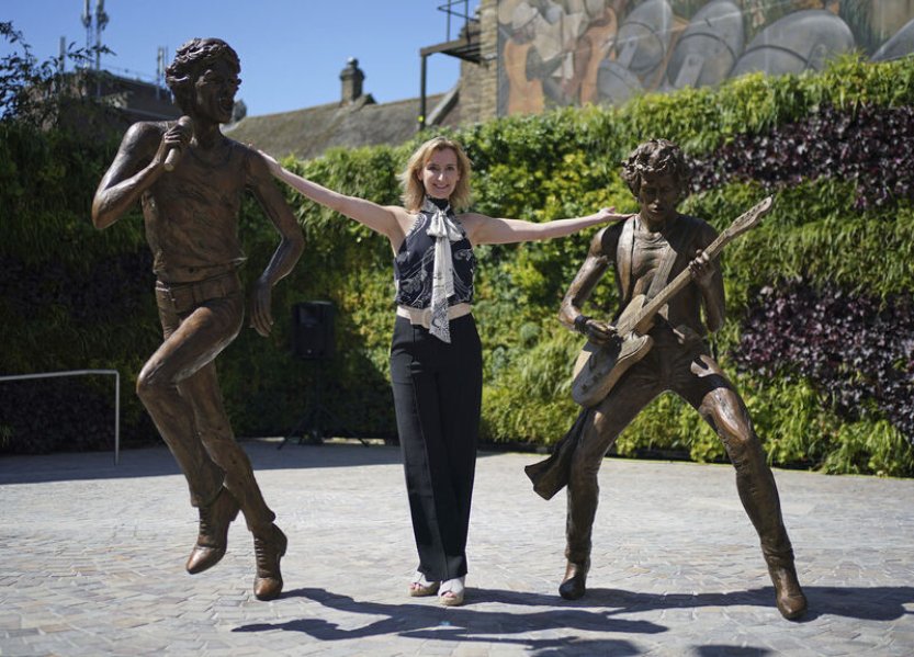 Jagger a Richards z The Rolling Stones mají v rodném Dartfordu sochy