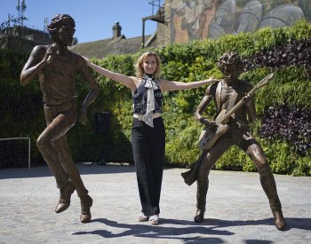 Jagger a Richards z The Rolling Stones mají v rodném Dartfordu sochy