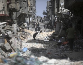 Na jihu Pásma Gazy našli na nemocničním dvoře těla 210 lidí, uvádí Palestinci