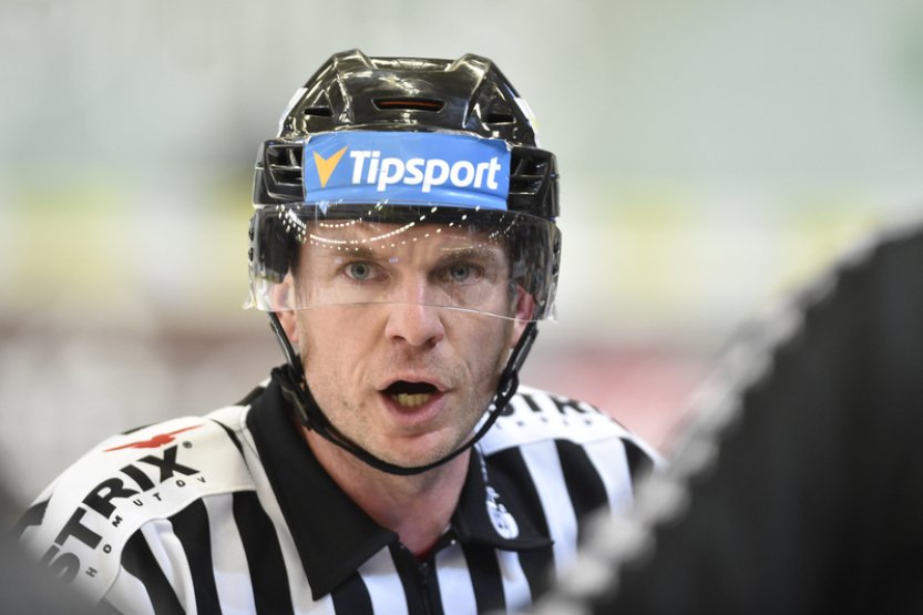 Vedení extraligy, šéf rozhodčích i Antoš odmítli Zadinovu kritiku