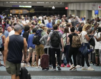 Biden kvůli požárům vyhlásil na Havaji stav katastrofy, pokračují evakuace