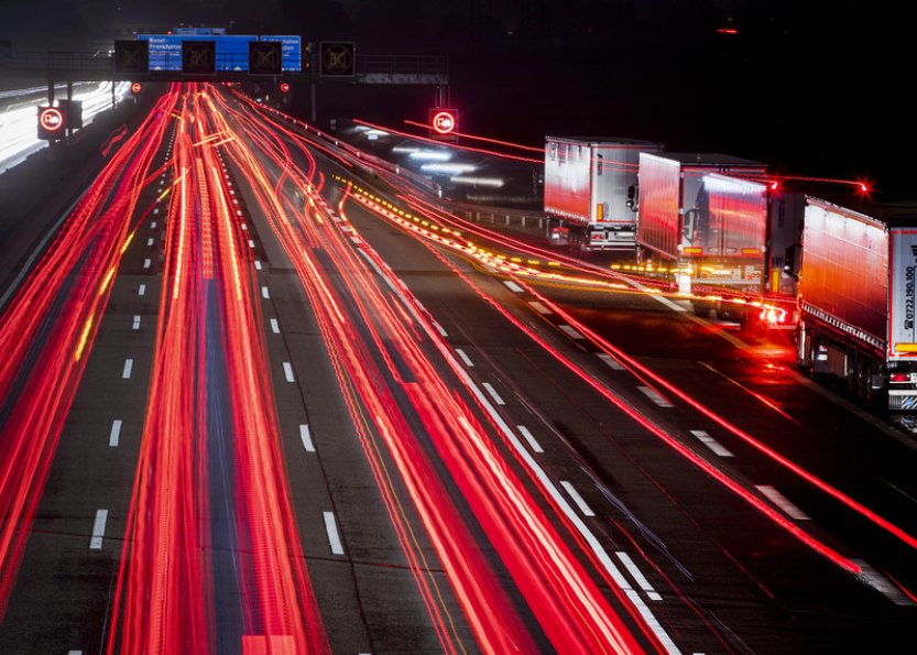 Německý lékař vyjel k nehodě na dálnici na kole