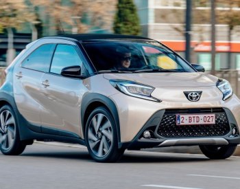 Toyota v loňském finančním roce zaznamenala rekordní celosvětový prodej a výrobu