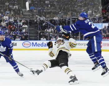 Pastrňák asistoval u výhry Bostonu, Vegas zvládlo i druhý zápas v Dallasu