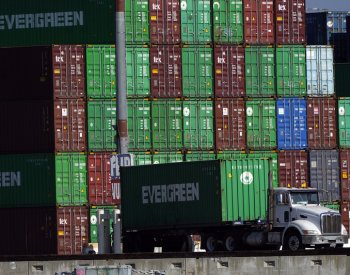 Růst americké ekonomiky v prvním čtvrtletí překvapivě zvolnil na 1,6 procenta