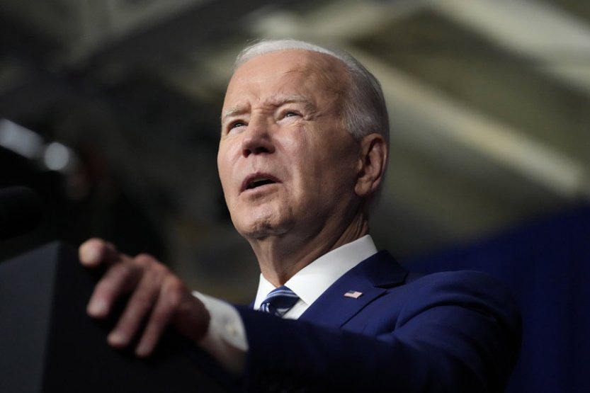 Biden žádá Kongres o dalších 13 miliard dolarů na zbraně pro Ukrajinu