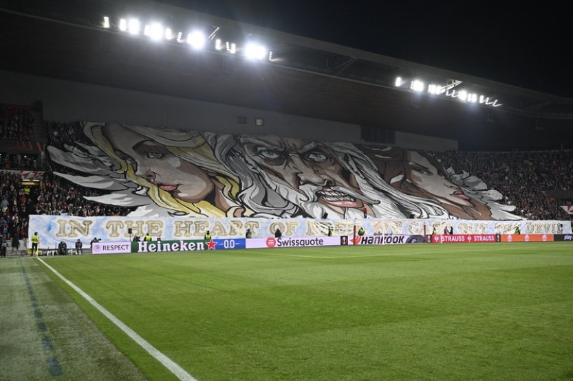 UEFA potrestala Slavii za odvetu s AC Milán pokutou přes dva miliony korun