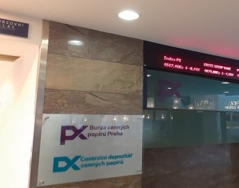 Pražská burza klesla potřetí po sobě, dolů ji stáhly akcie Monety