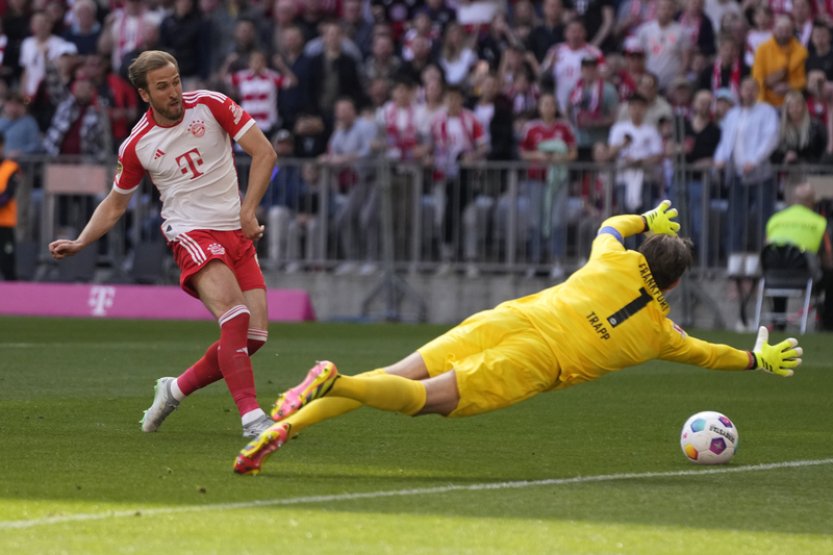 Bayern se výhrou 2:1 nad Frankfurtem naladil na semifinále Ligy mistrů s Realem