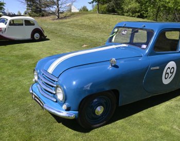 Výstava automobilových veteránů připomněla výročí Jawy a Zbrojovky