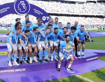 Fotbalisté City se pokusí o rekordní čtvrtý anglický titul v řadě