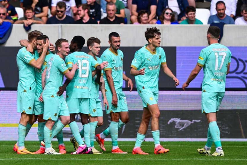 Slavia rozhodla v Hradci Králové před přestávkou, Trpišovský vylepšil rekord