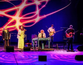 Sourozenci Ulrychovi v plném divadle oslavili 60 let společného hraní