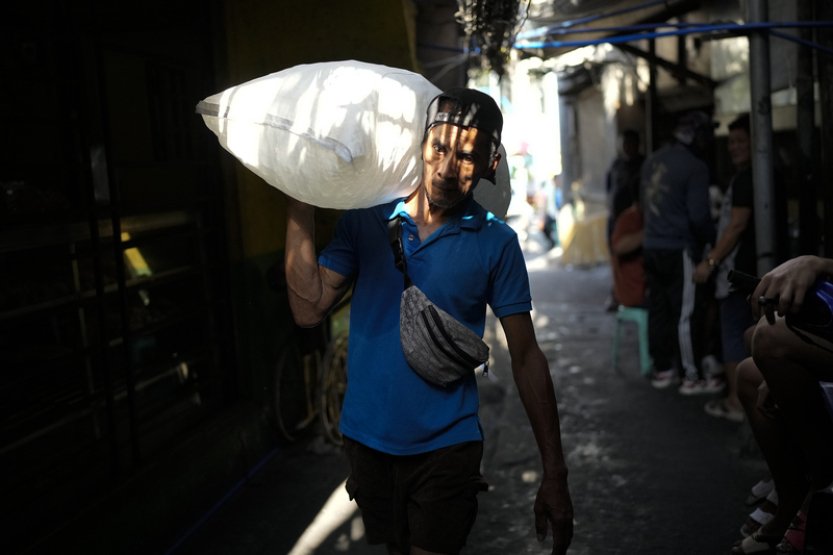 Na Filipínách kvůli vedru zavřeli školy, v Barmě naměřili přes 48°C