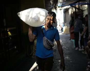 Na Filipínách kvůli vedru zavřeli školy, v Barmě naměřili přes 48°C