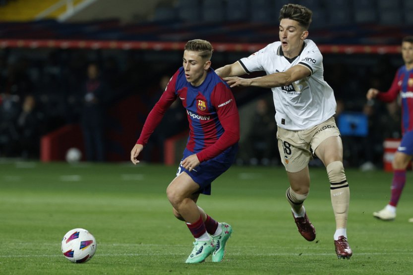 Barcelona díky hattricku Lewandowského porazila oslabenou Valencii