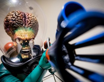 Výstava Tima Burtona nabídne v Praze skoro 600 jeho skic, loutek nebo fotografií