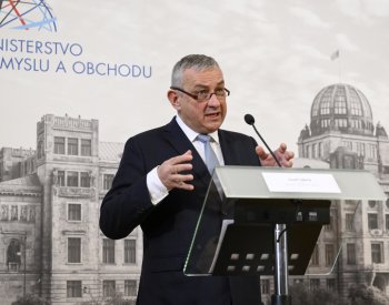 Nákup NET4GAS byl strategický, ztráta se čekala, reagoval Síkela na kritiku