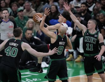 Boston je po jasné výhře ve čtvrtfinále NBA, po postupu sahá i Dallas