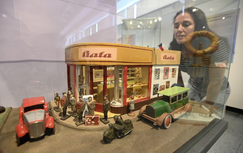 Ve zlínském muzeu je výstava pryžových hraček vyráběných ve firmě Baťa