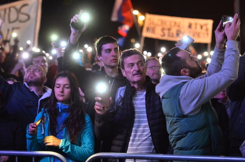 Slováci demonstrovali proti změnám v RTVS, podpořil je producent Kopecký