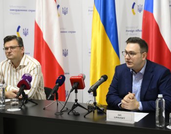 Kuleba hovořil s Lipavským o české muniční iniciativě