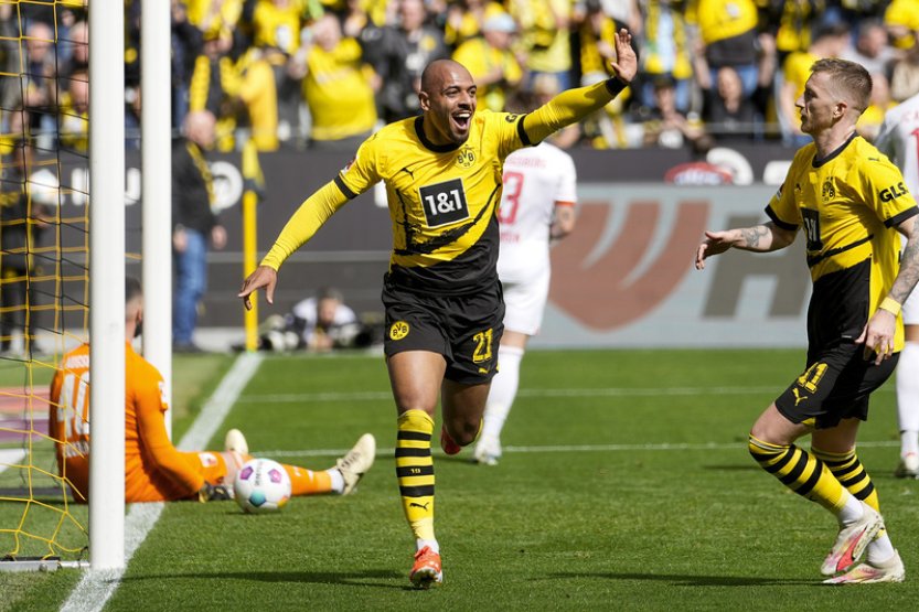 Černý pomohl gólem k výhře Wolfsburgu nad Darmstadtem, Bayern podlehl Stuttgartu